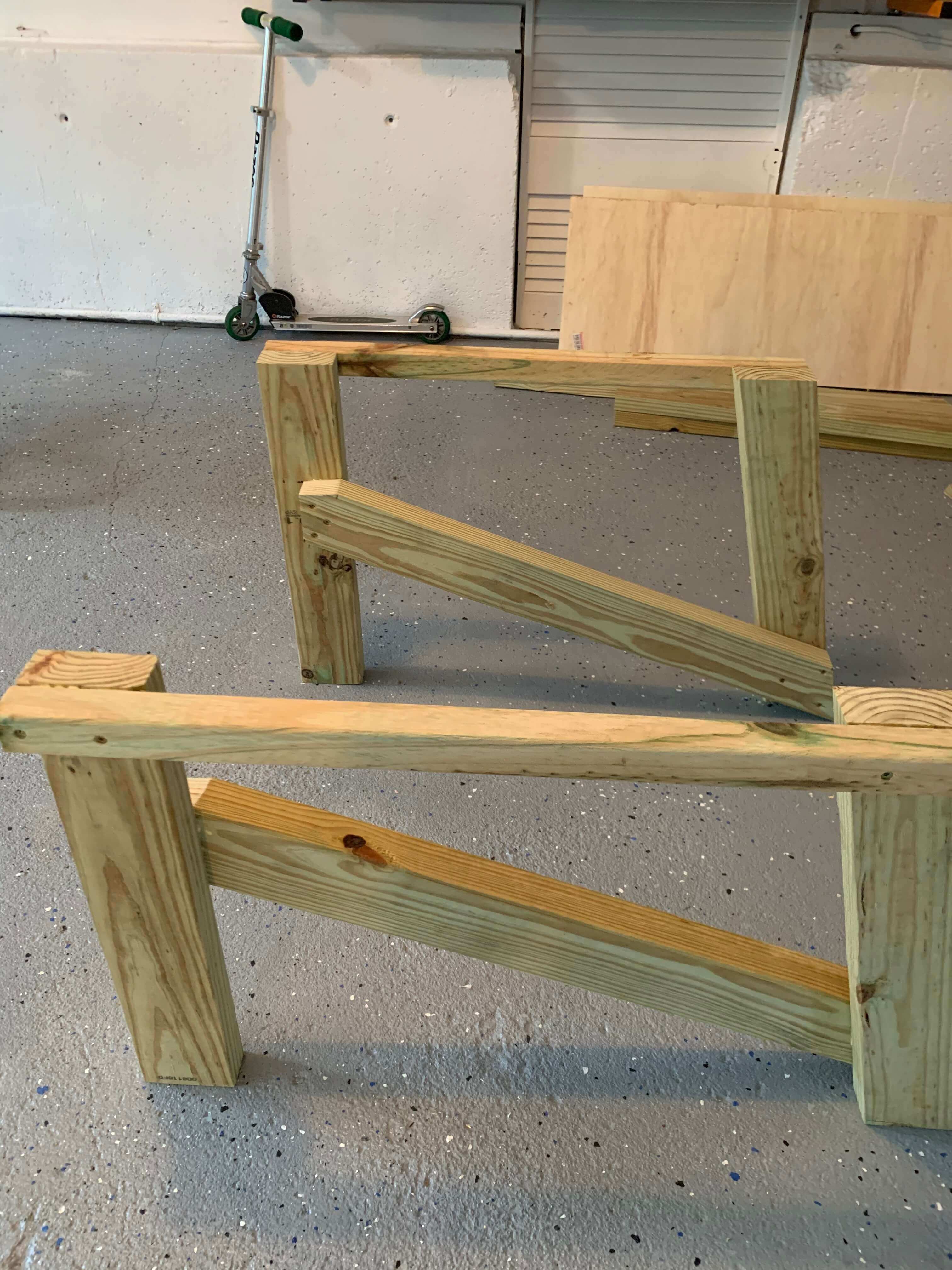 Chair base with stringer