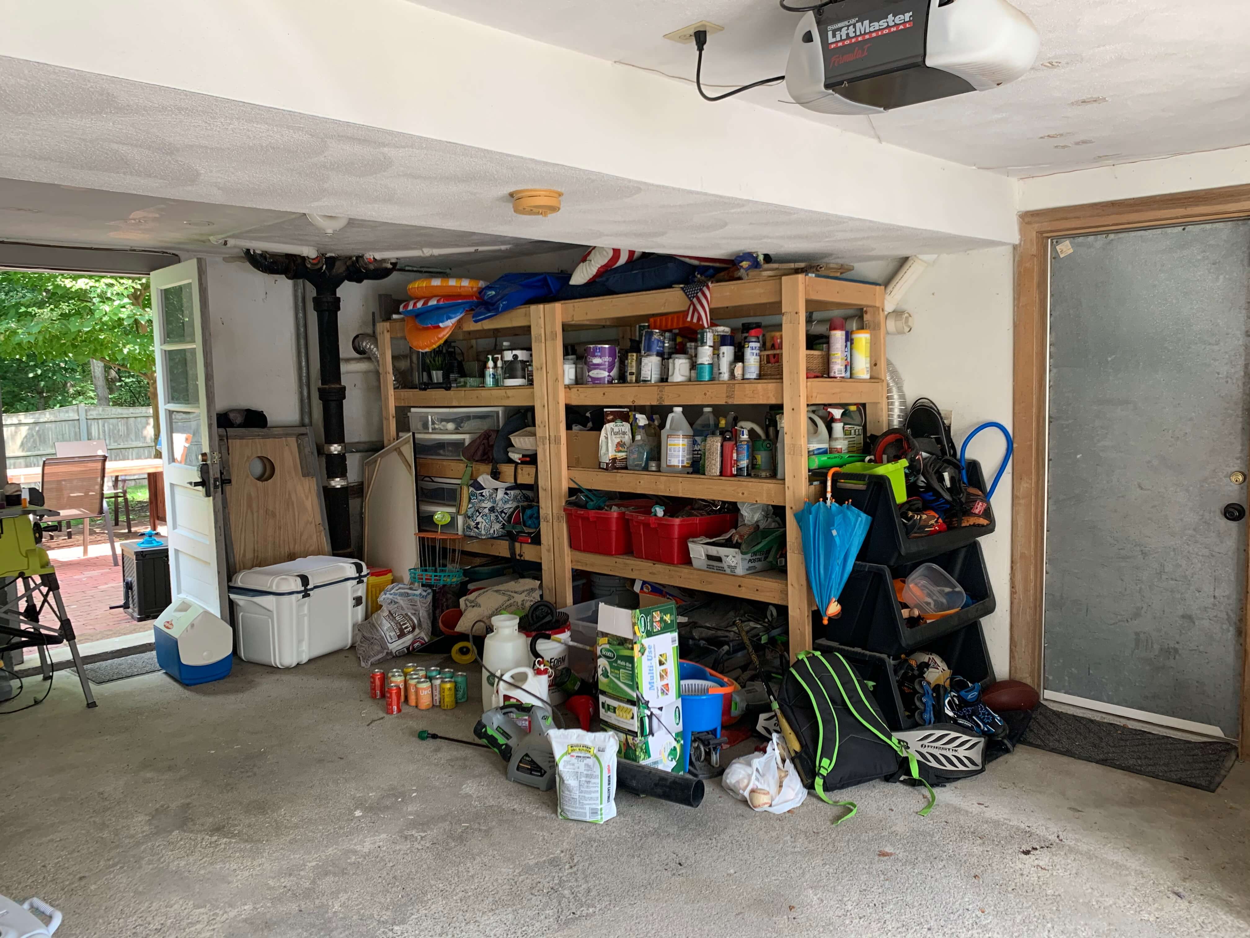 Shelf system without doors