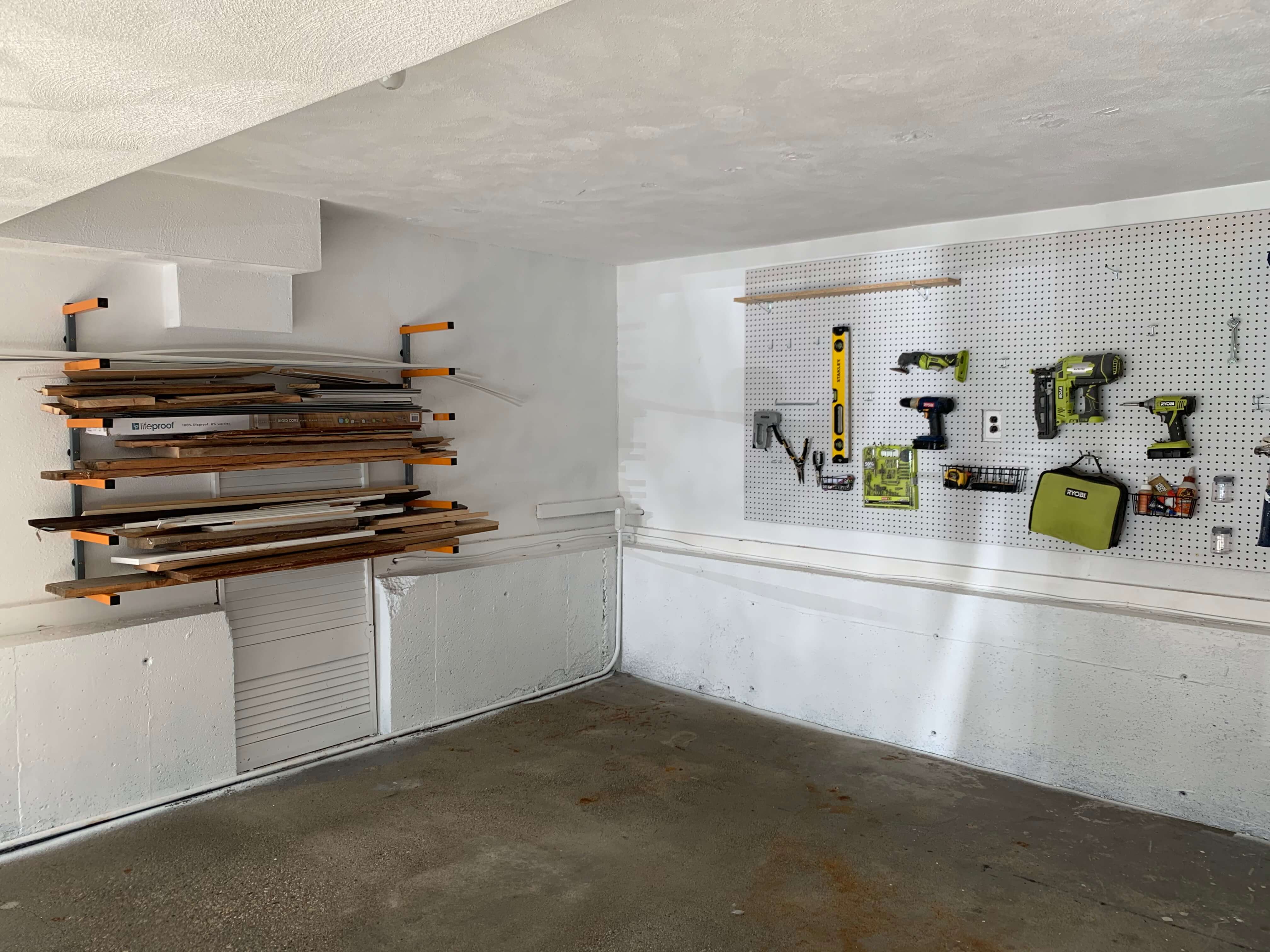 Wall storage