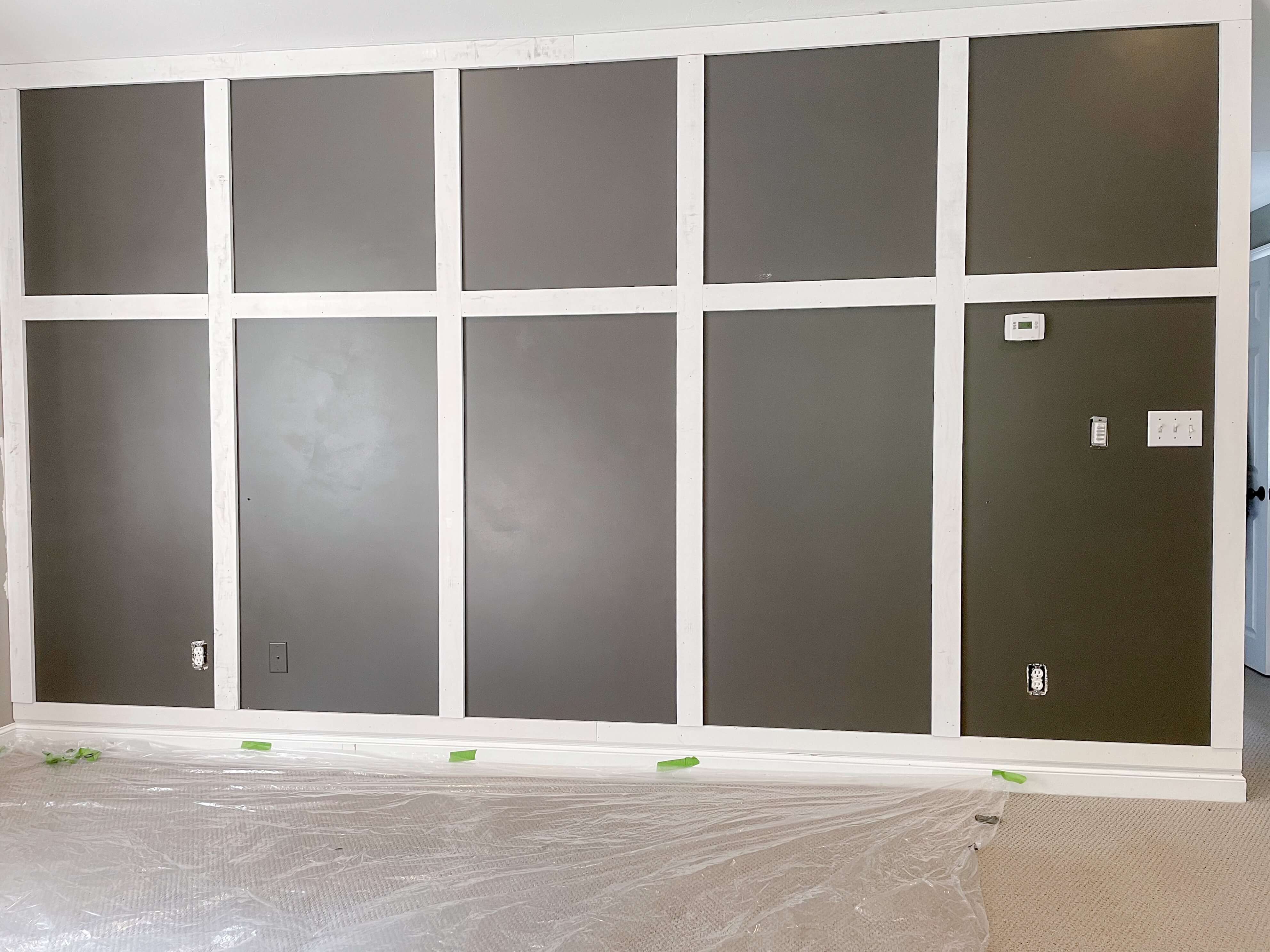 Wainscoting with horizontal trim