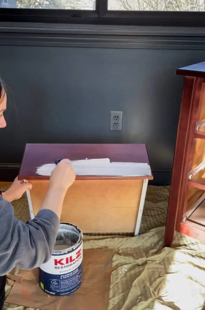 Priming before painting