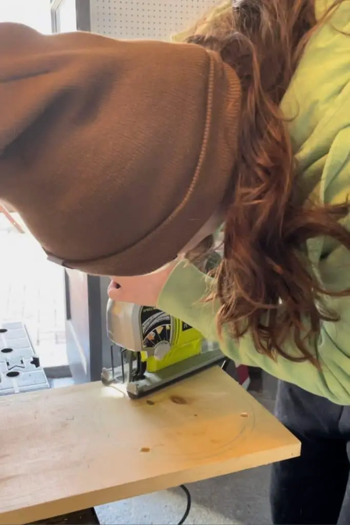 Using jigsaw to cut circle